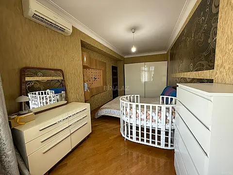 Satılır 3 otaqlı mənzil 105 m²