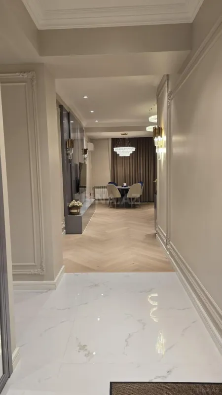 Satılır 2 otaqlı mənzil 98 m²