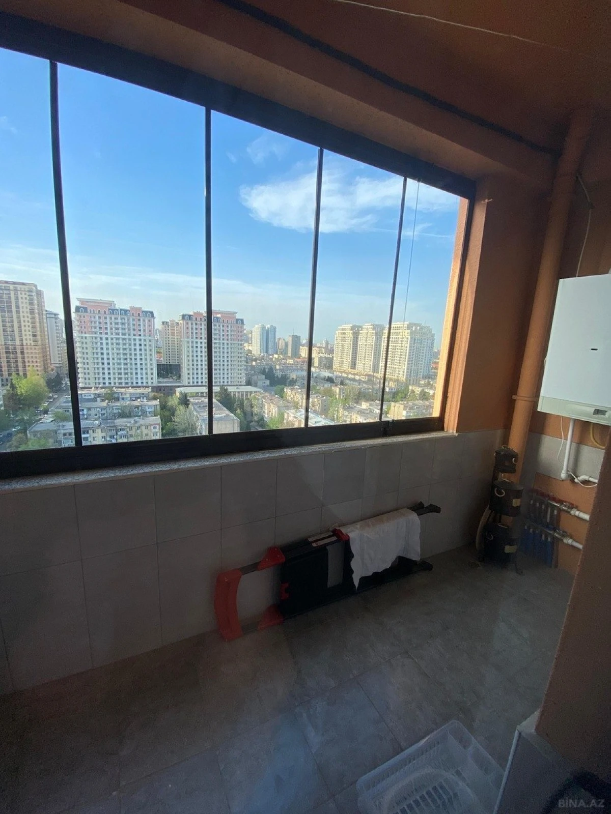 Satılır 3 otaqlı mənzil 110 m²