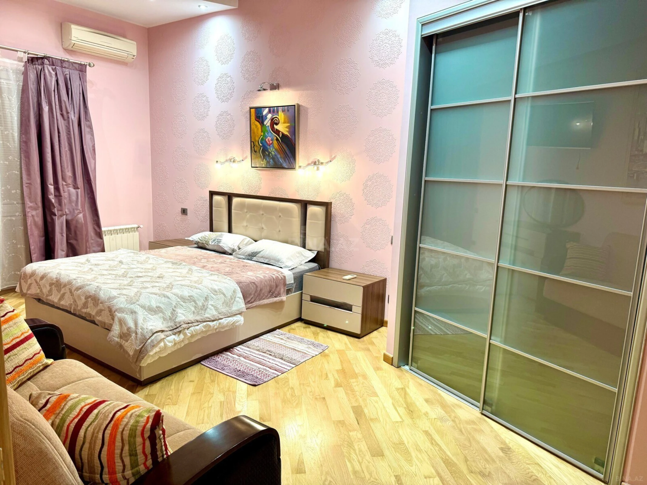 Satılır 3 otaqlı mənzil 140 m²