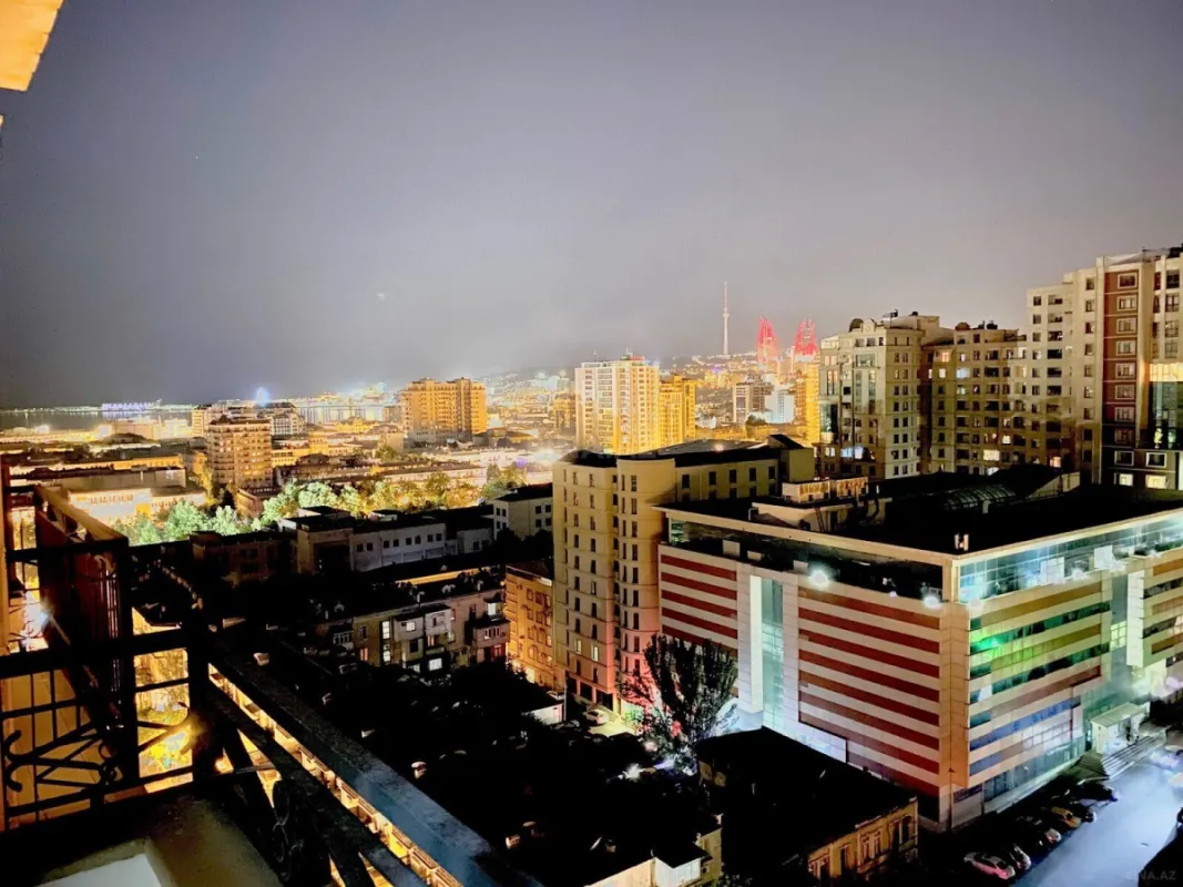 Satılır 3 otaqlı mənzil 140 m²