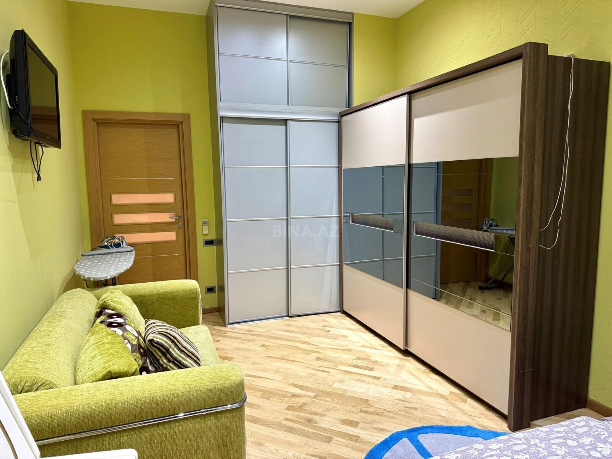 Satılır 3 otaqlı mənzil 140 m²