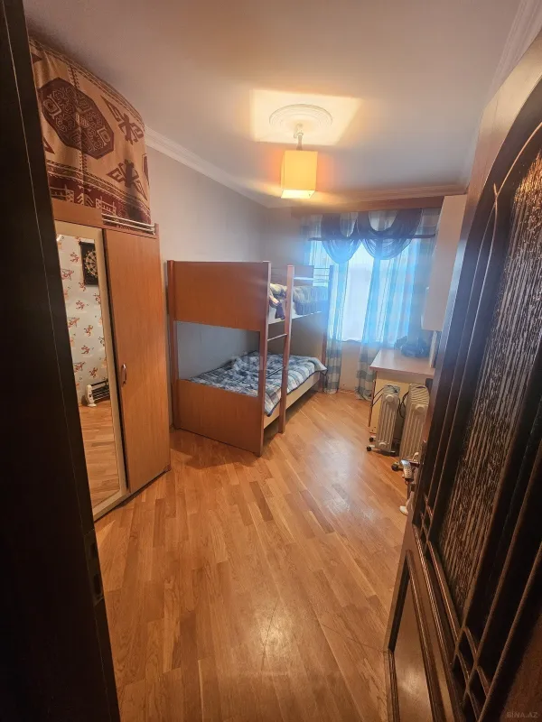 Satılır 3 otaqlı mənzil 76 m²