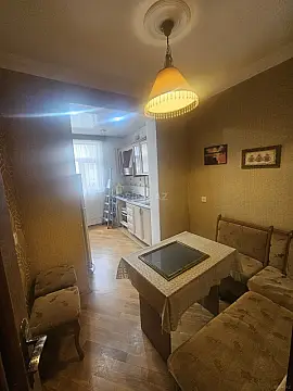 Satılır 3 otaqlı mənzil 76 m²
