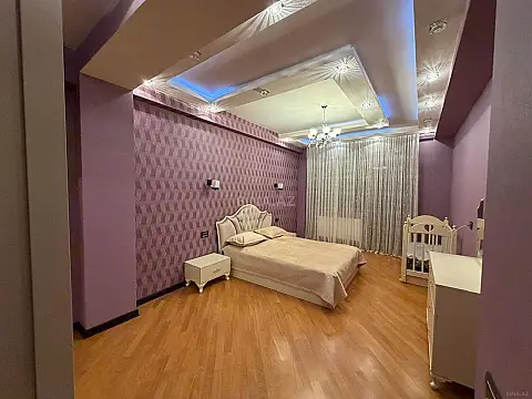 Kirayə verilir 3 otaqlı mənzil 130 m²