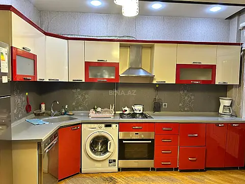 Satılır 3 otaqlı mənzil 130 m²