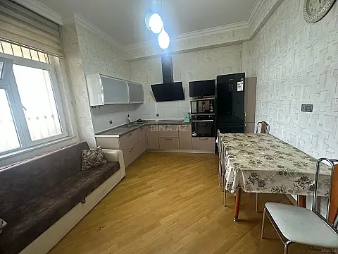 Kirayə verilir 2 otaqlı mənzil 105 m²