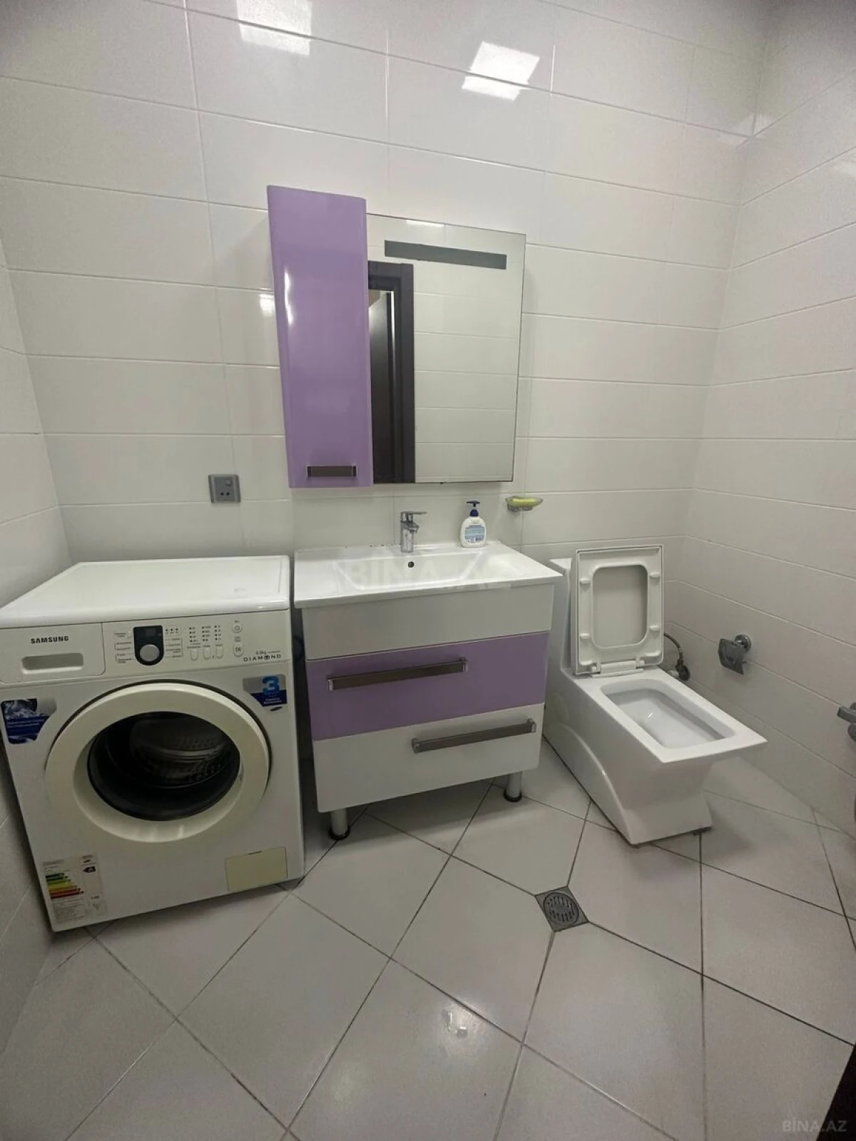 Kirayə verilir 2 otaqlı mənzil 105 m²