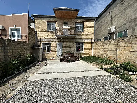 Satılır 5 otaqlı həyət evi 200 m²