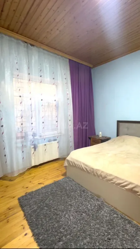 Satılır 5 otaqlı həyət evi 200 m²
