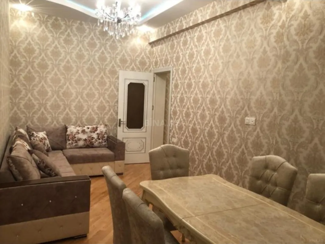Kirayə verilir 2 otaqlı mənzil 80 m²