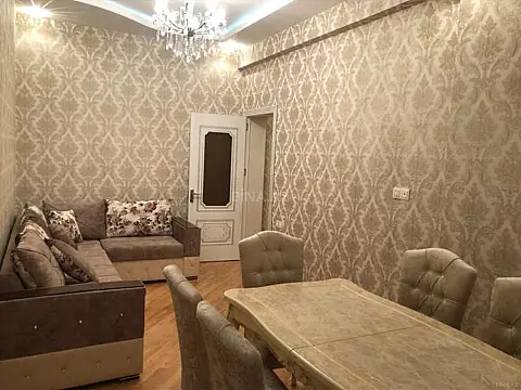 Kirayə verilir 2 otaqlı mənzil 80 m²