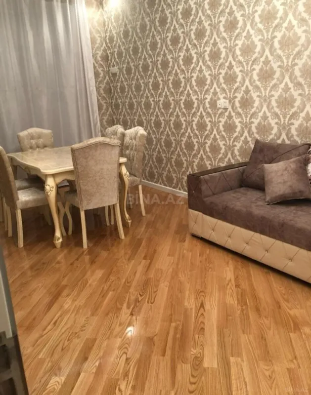 Kirayə verilir 2 otaqlı mənzil 80 m²