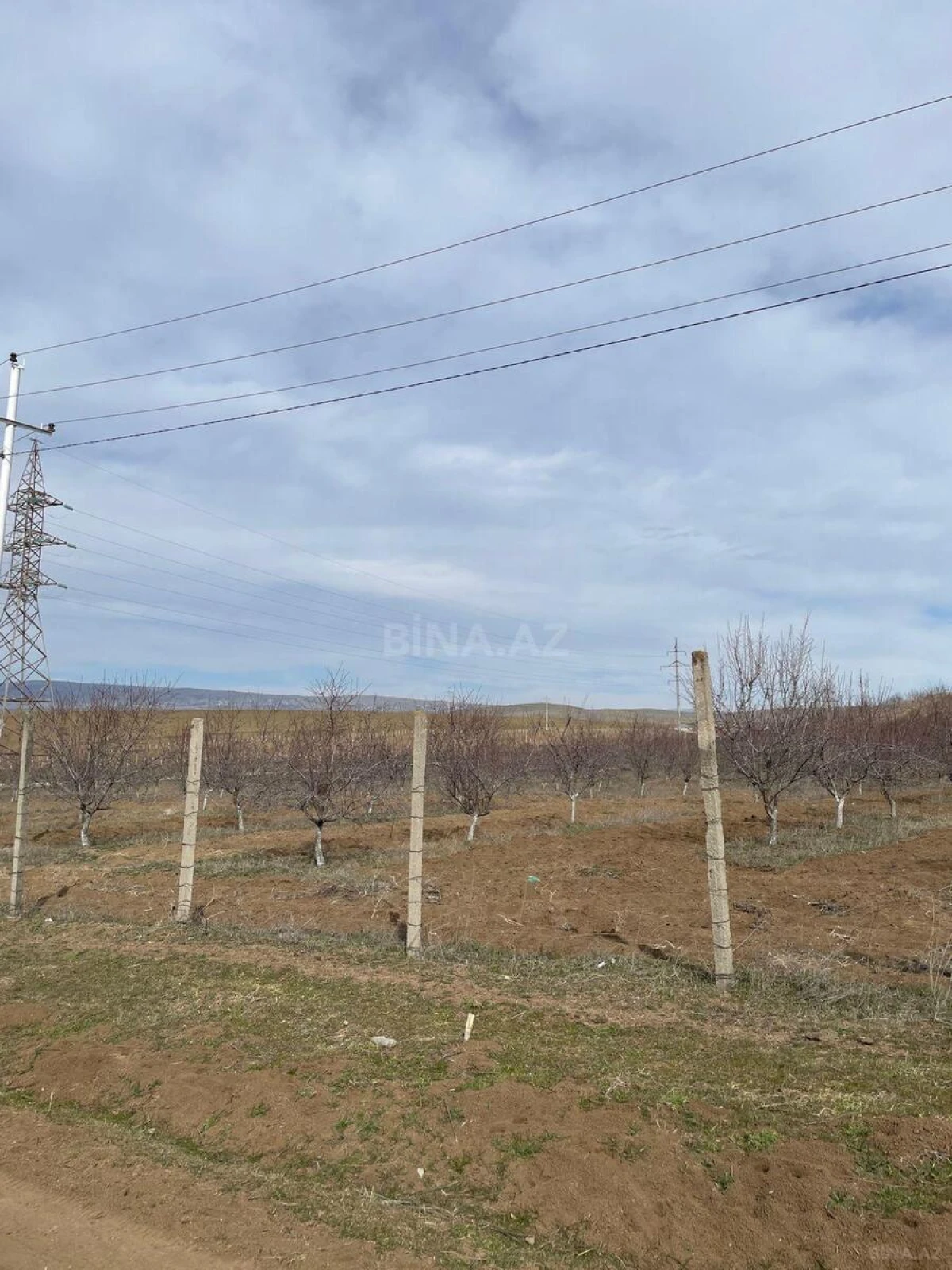 Satılır torpaq sahəsi 600 m²