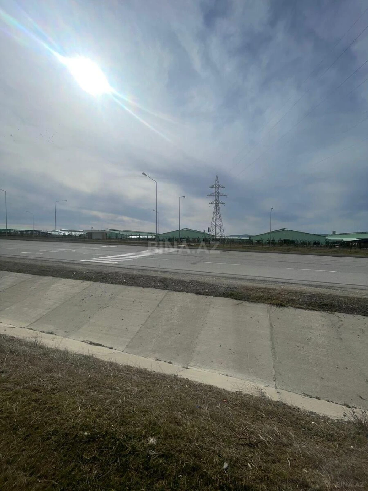 Satılır torpaq sahəsi 600 m²