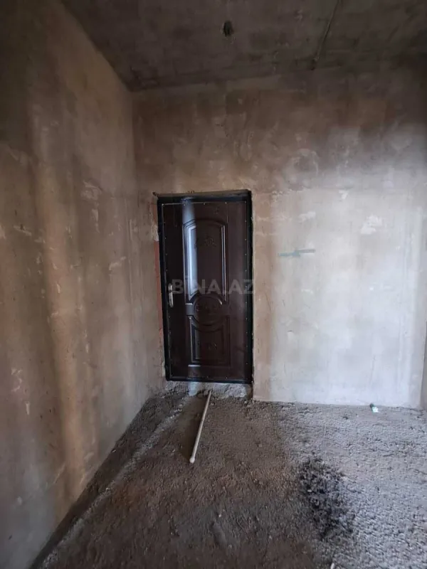 Satılır 4 otaqlı mənzil 178 m²