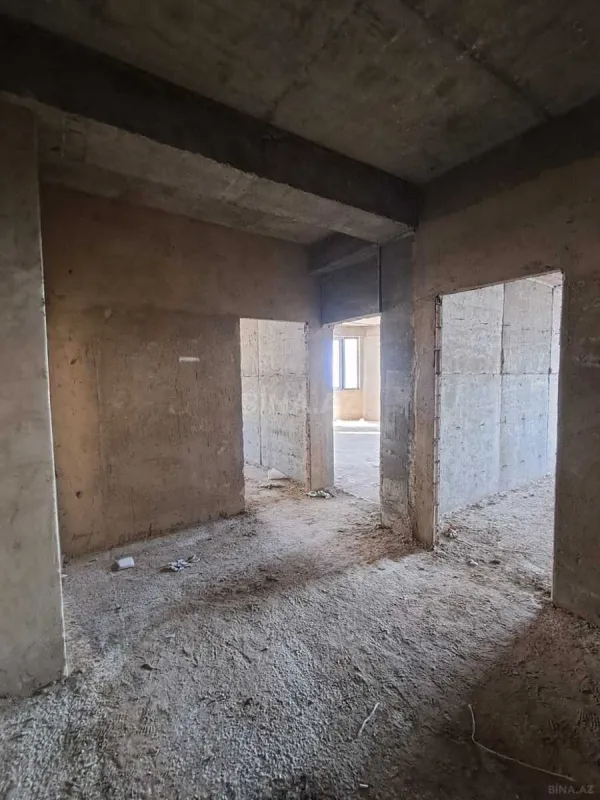Satılır 4 otaqlı mənzil 178 m²