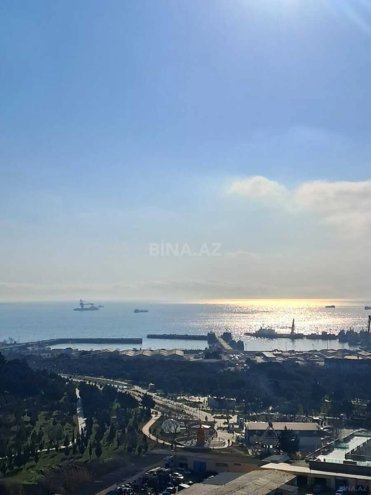 Satılır 4 otaqlı mənzil 178 m²