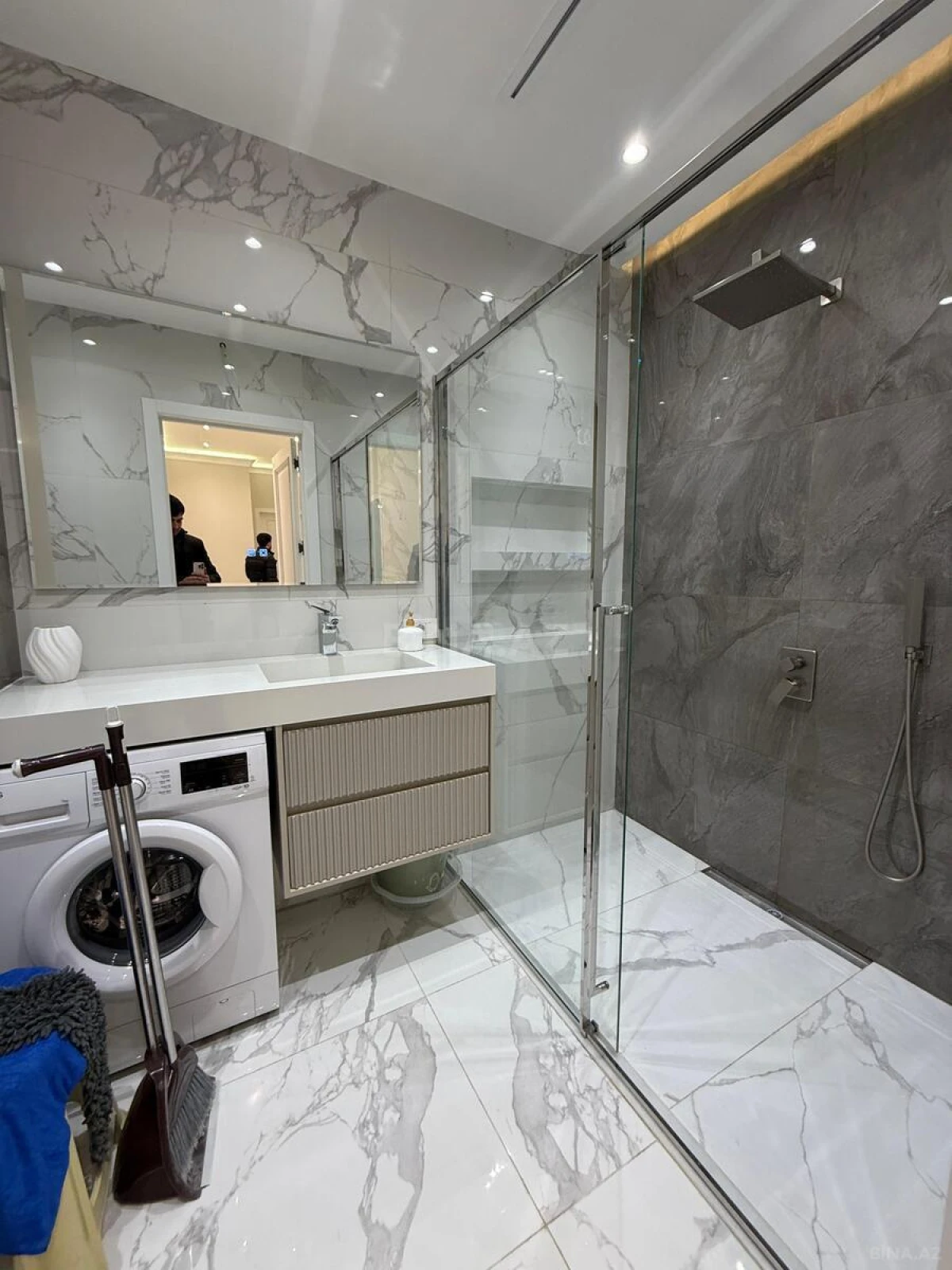 Kirayə verilir 3 otaqlı mənzil 140 m²