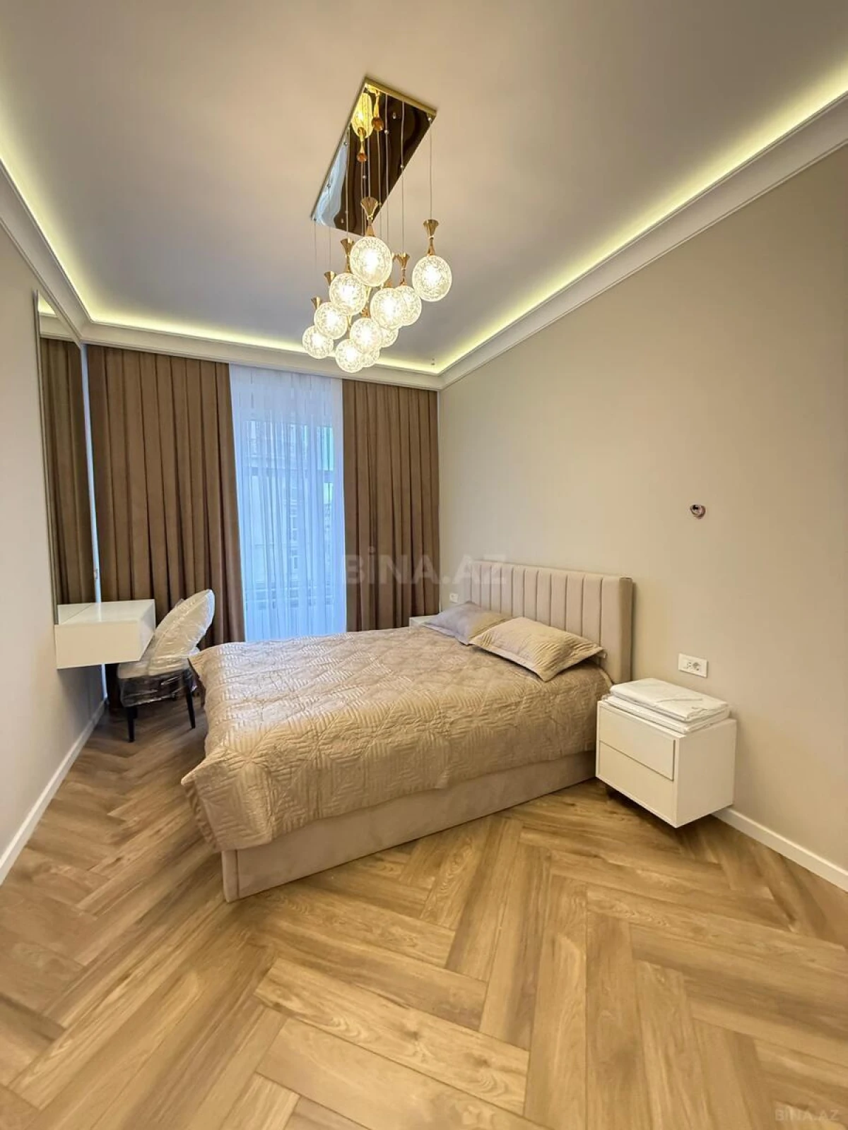 Kirayə verilir 3 otaqlı mənzil 140 m²