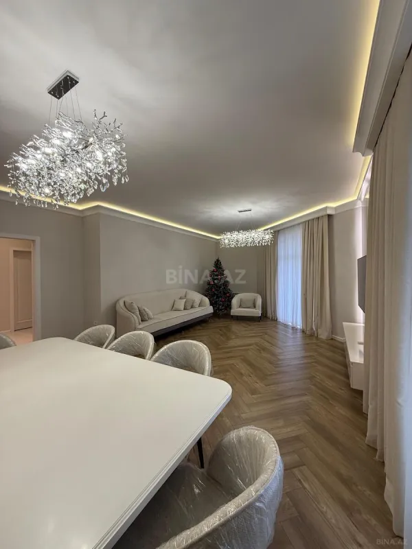 Kirayə verilir 3 otaqlı mənzil 140 m²