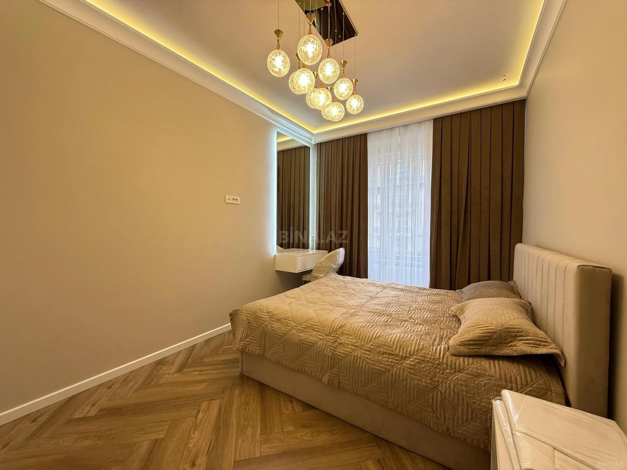 Kirayə verilir 3 otaqlı mənzil 140 m²