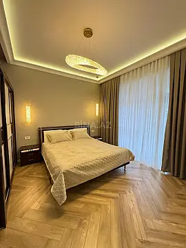 Kirayə verilir 3 otaqlı mənzil 140 m²