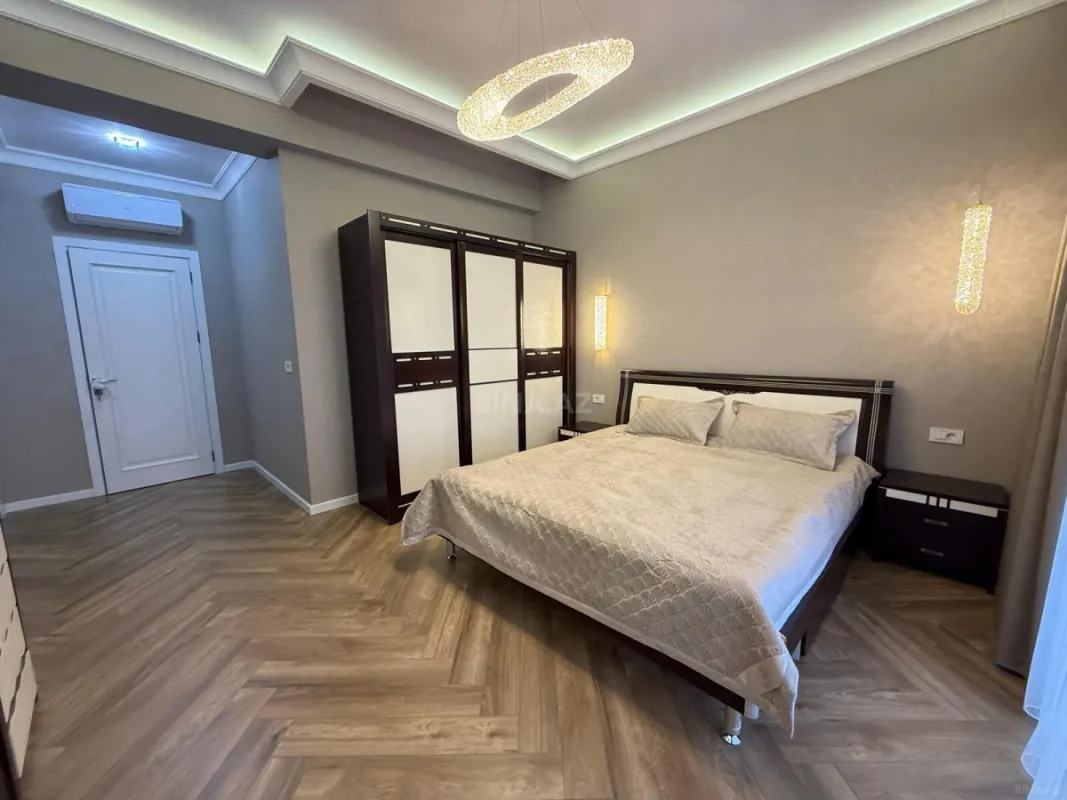Kirayə verilir 3 otaqlı mənzil 140 m²