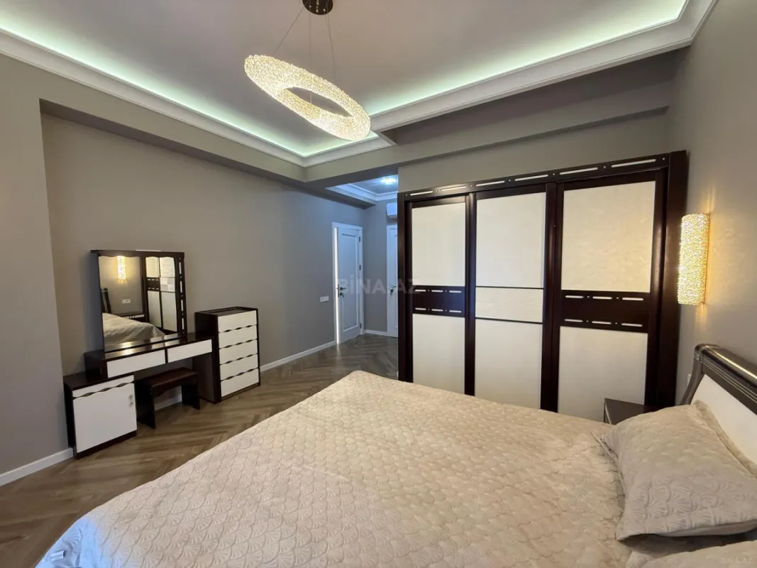 Kirayə verilir 3 otaqlı mənzil 140 m²