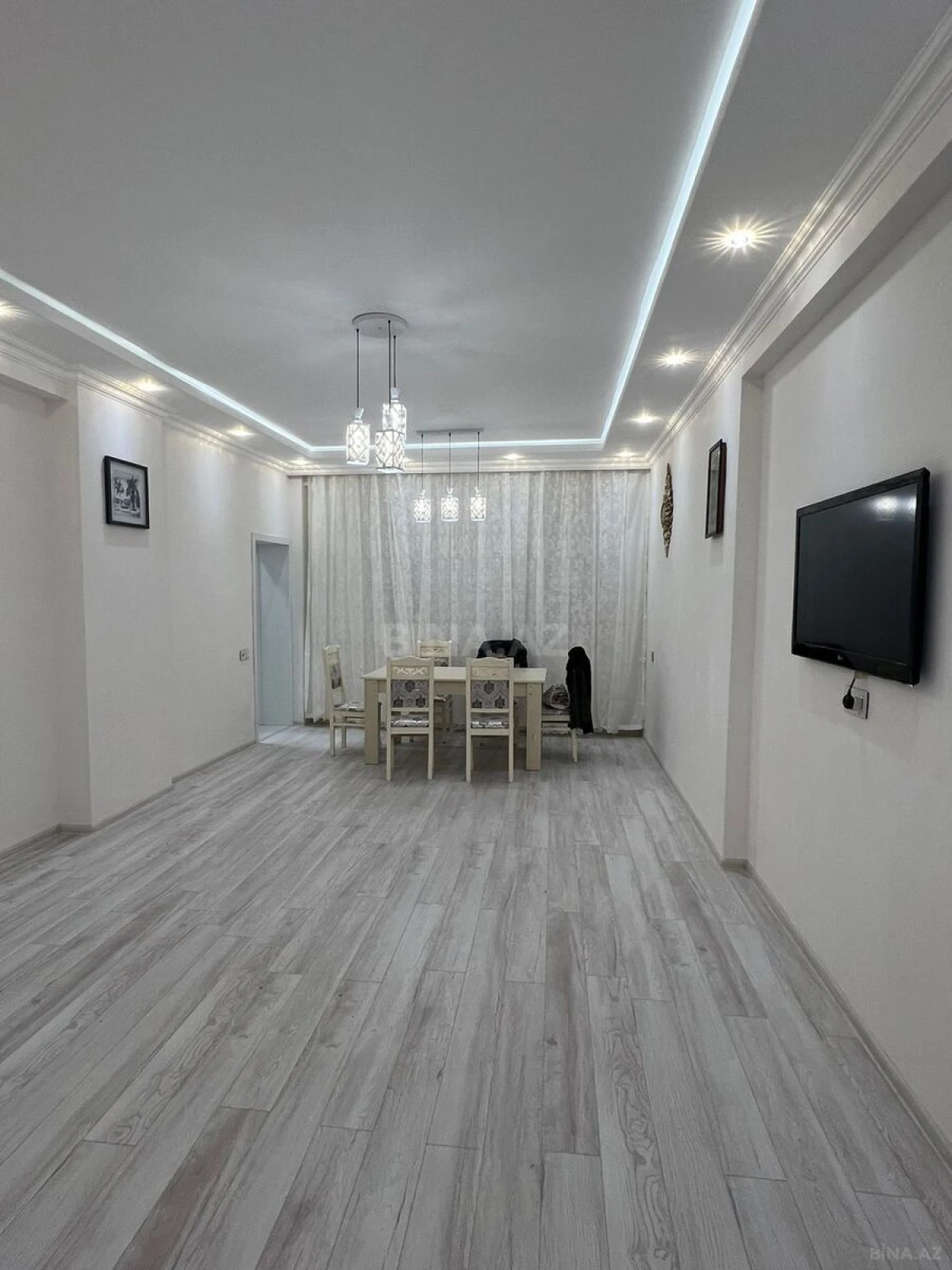 Kirayə verilir 2 otaqlı mənzil 67 m²
