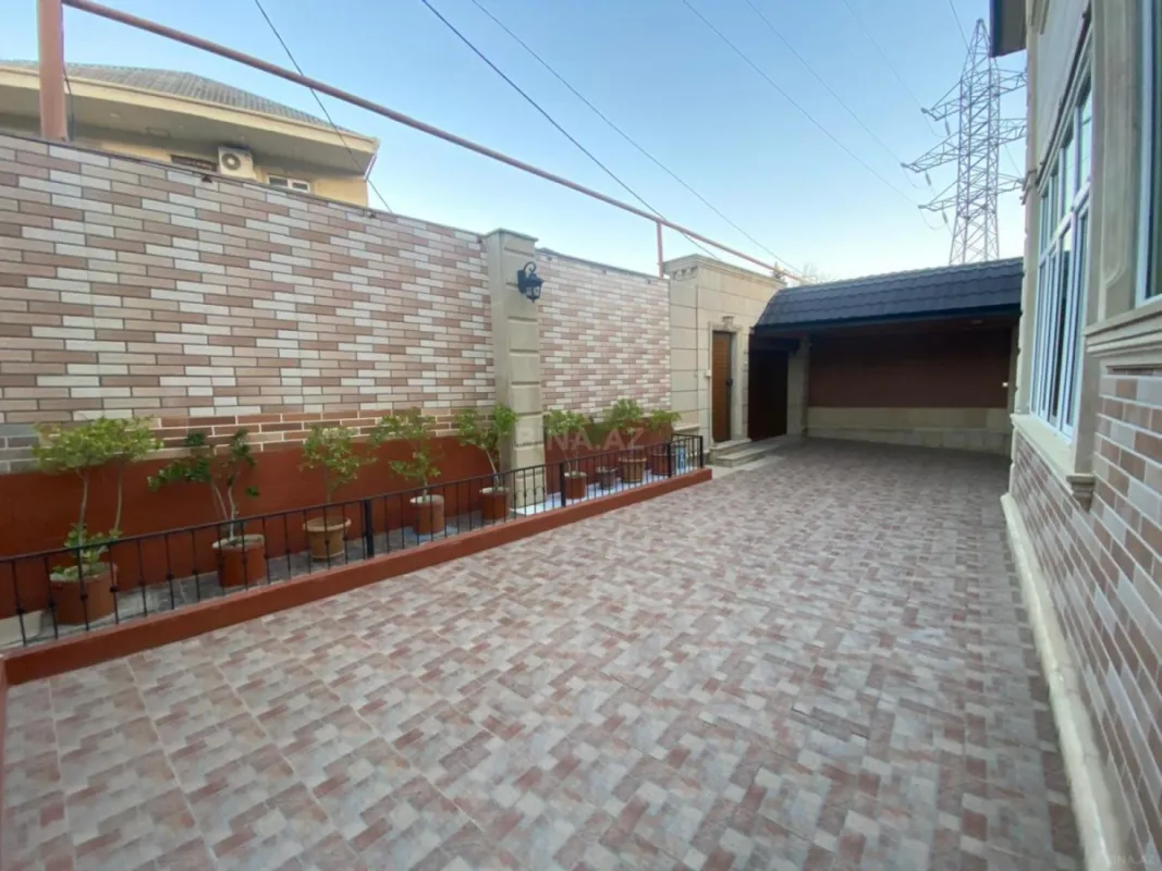 Satılır 7 otaqlı həyət evi 240 m²