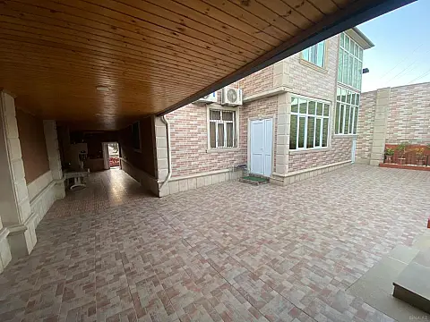 Satılır 7 otaqlı həyət evi 240 m²