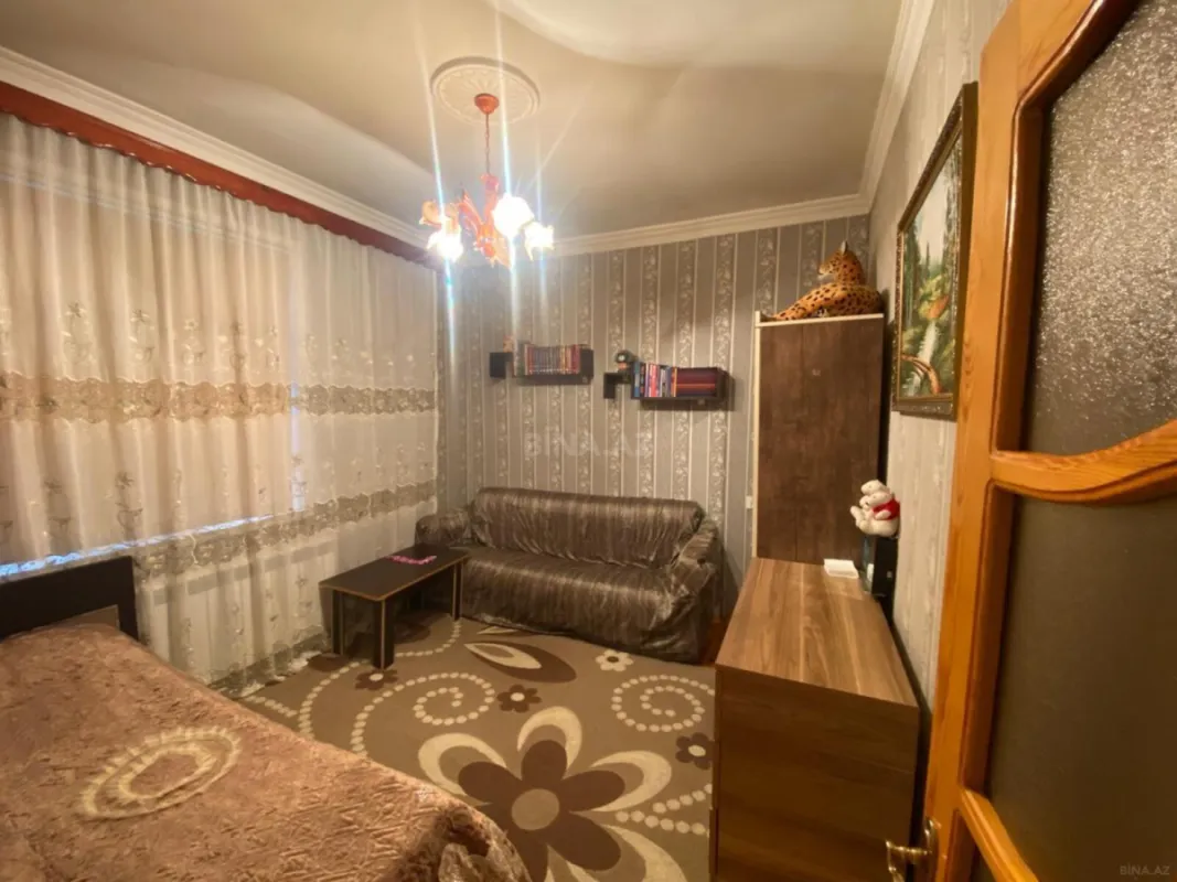 Satılır 7 otaqlı həyət evi 240 m²