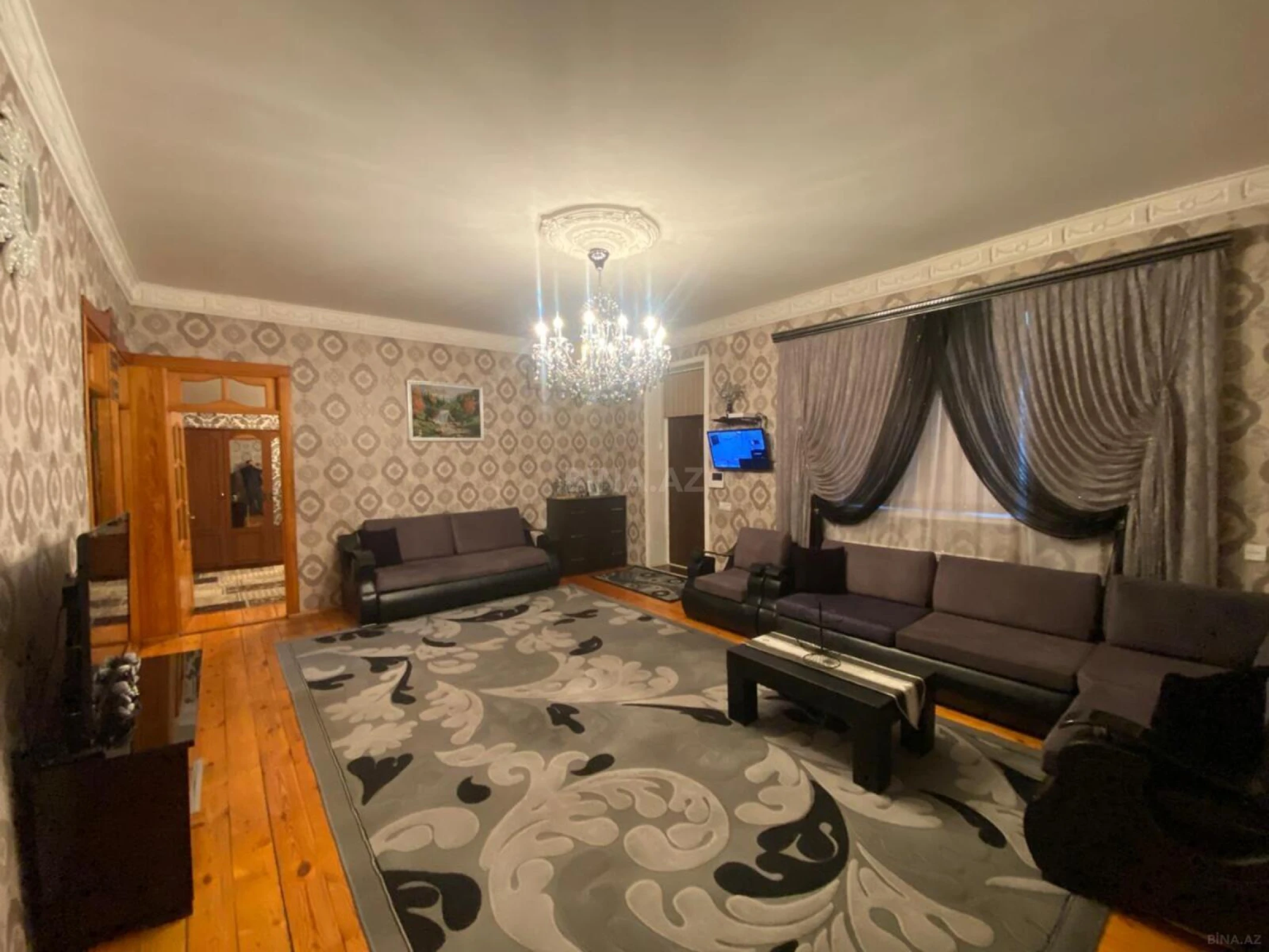 Satılır 7 otaqlı həyət evi 240 m²