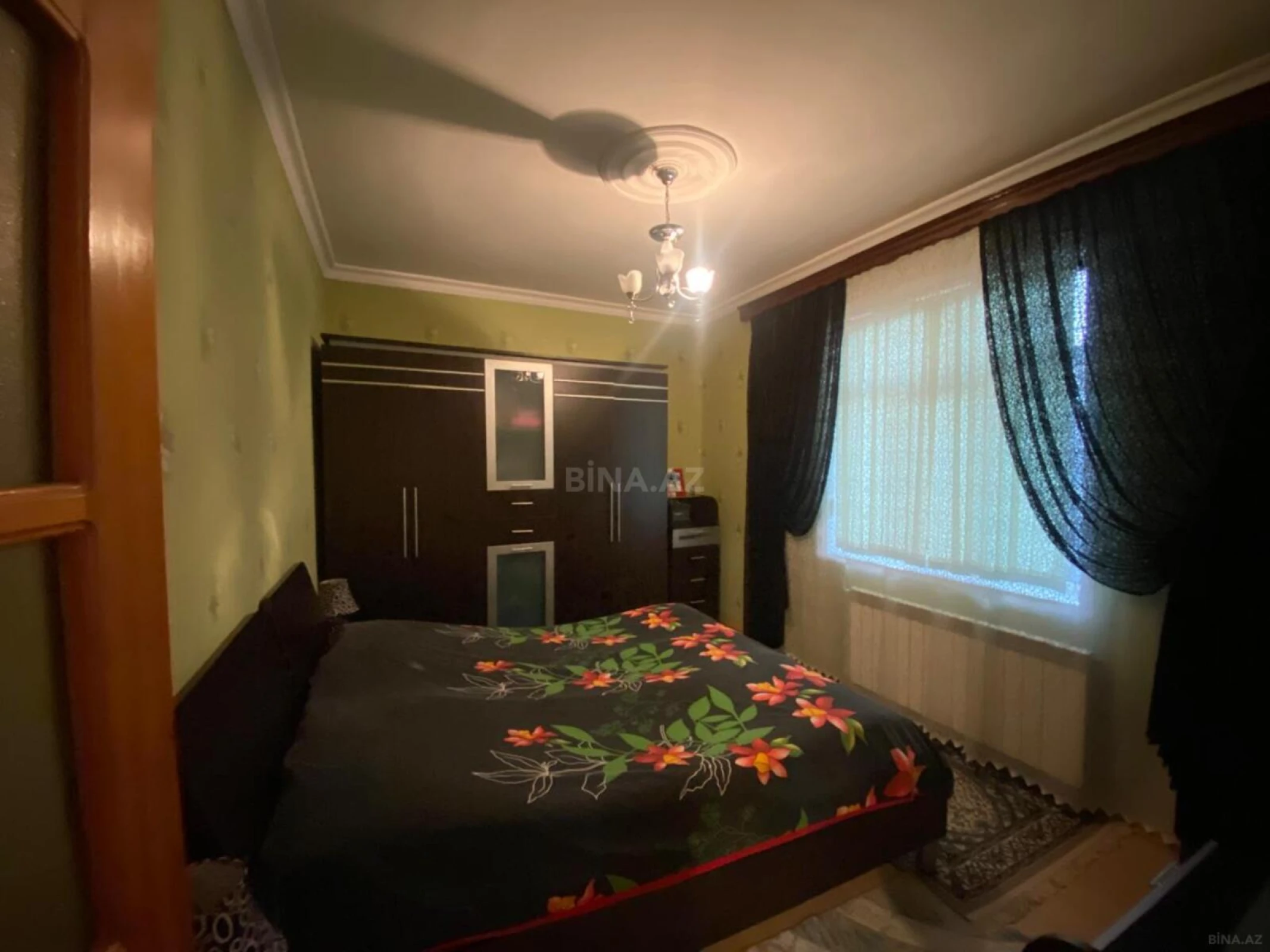 Satılır 7 otaqlı həyət evi 240 m²