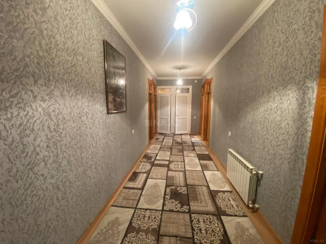 Satılır 7 otaqlı həyət evi 240 m²