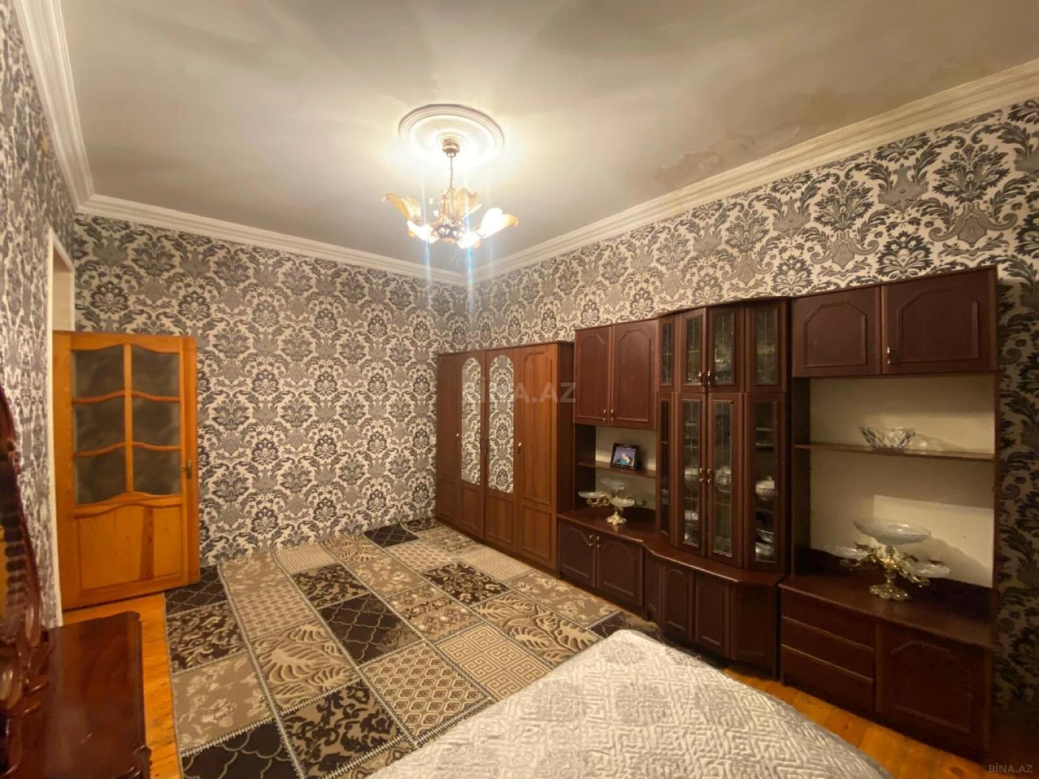 Satılır 7 otaqlı həyət evi 240 m²