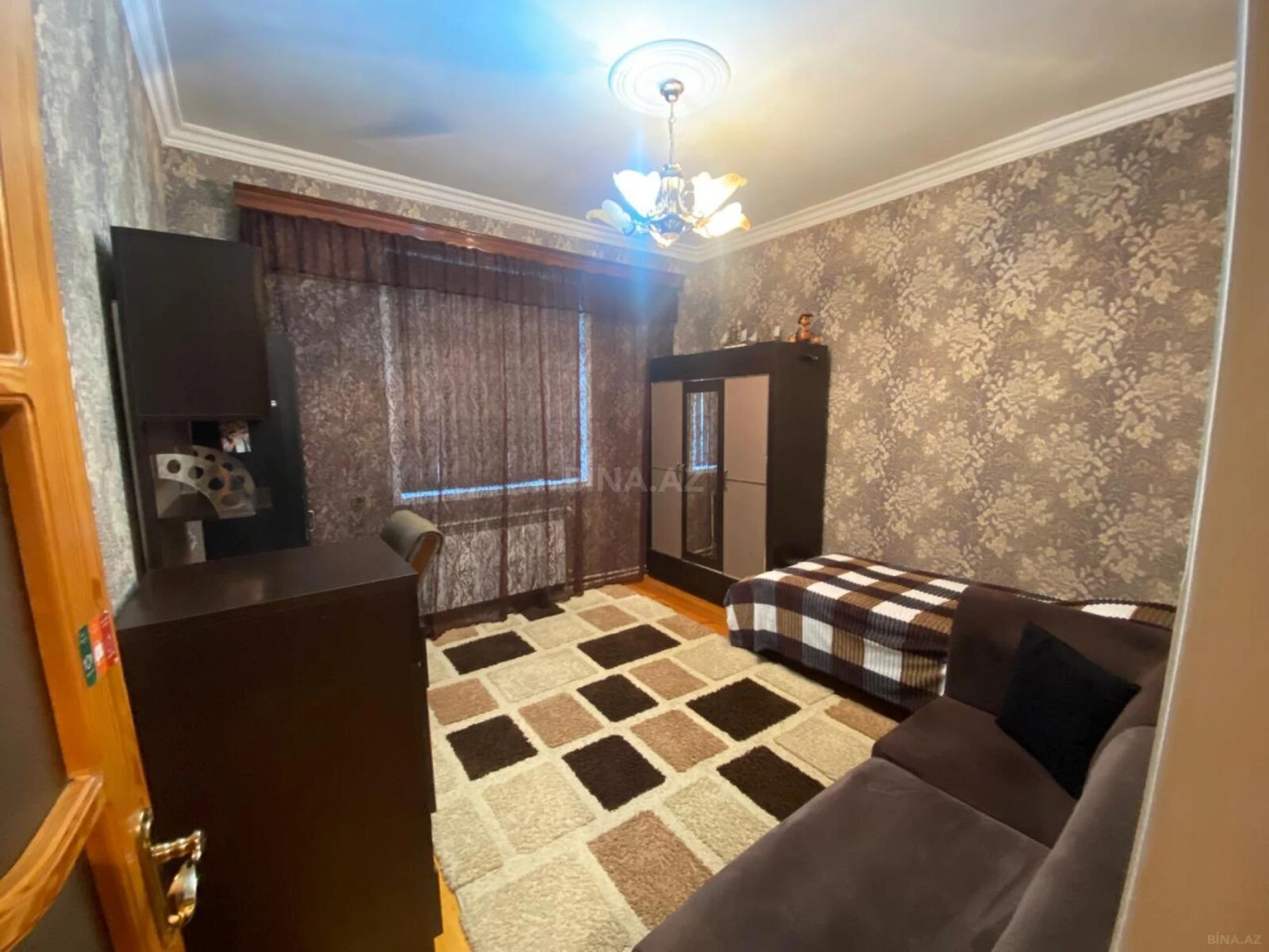 Satılır 7 otaqlı həyət evi 240 m²