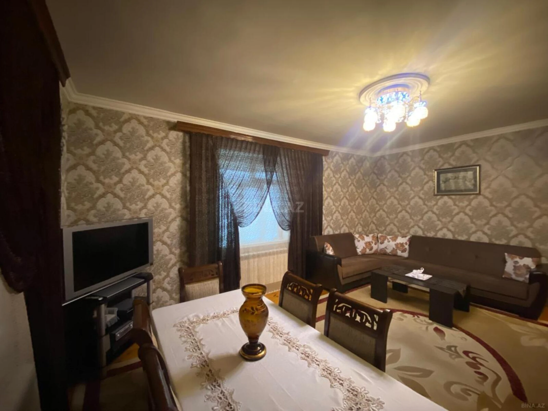 Satılır 7 otaqlı həyət evi 240 m²
