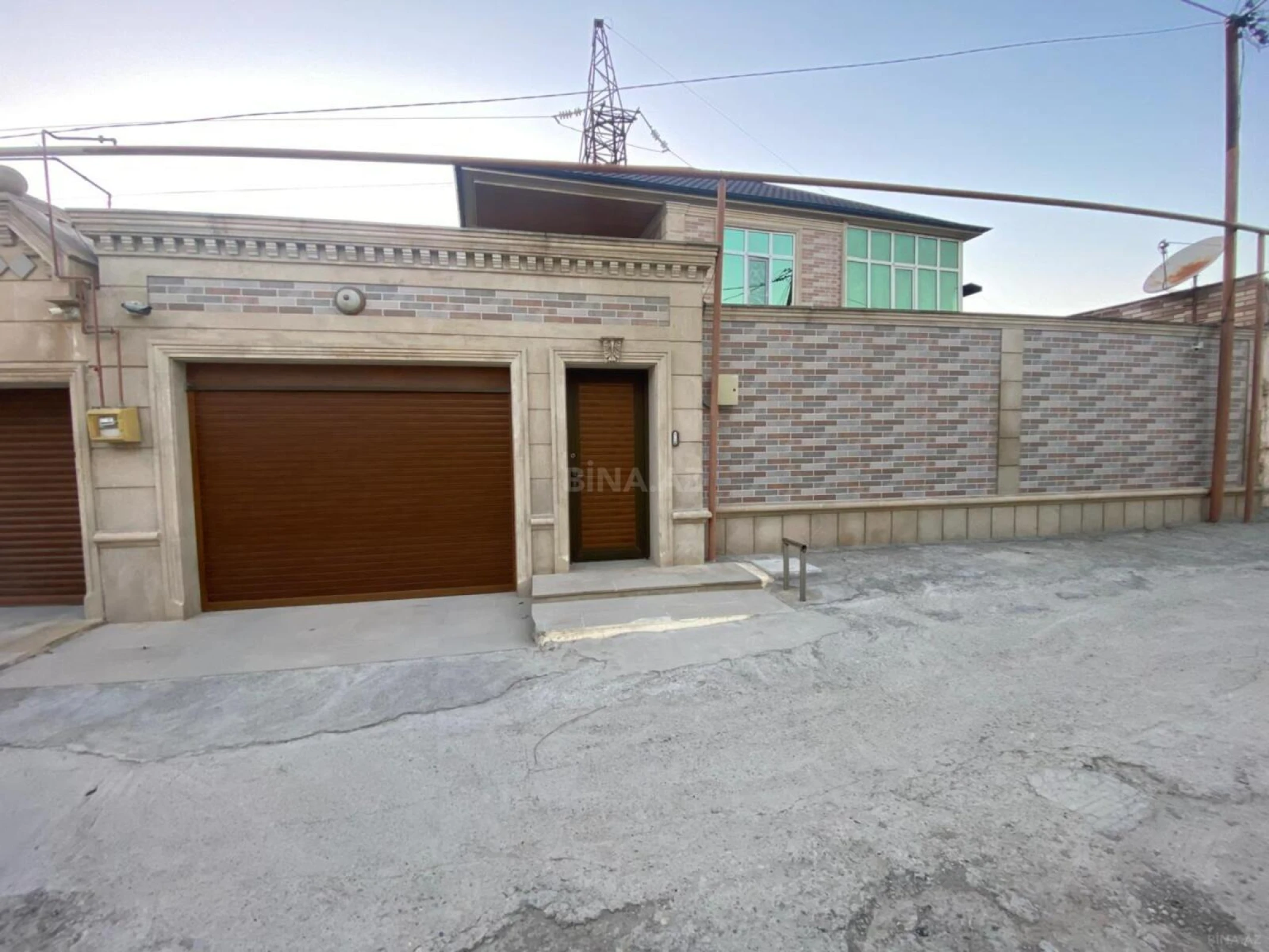 Satılır 7 otaqlı həyət evi 240 m²