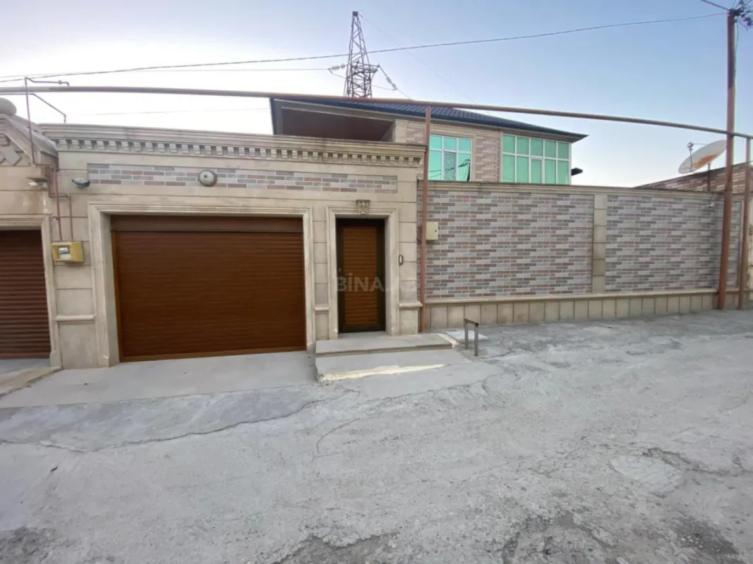 Satılır 7 otaqlı həyət evi 240 m²