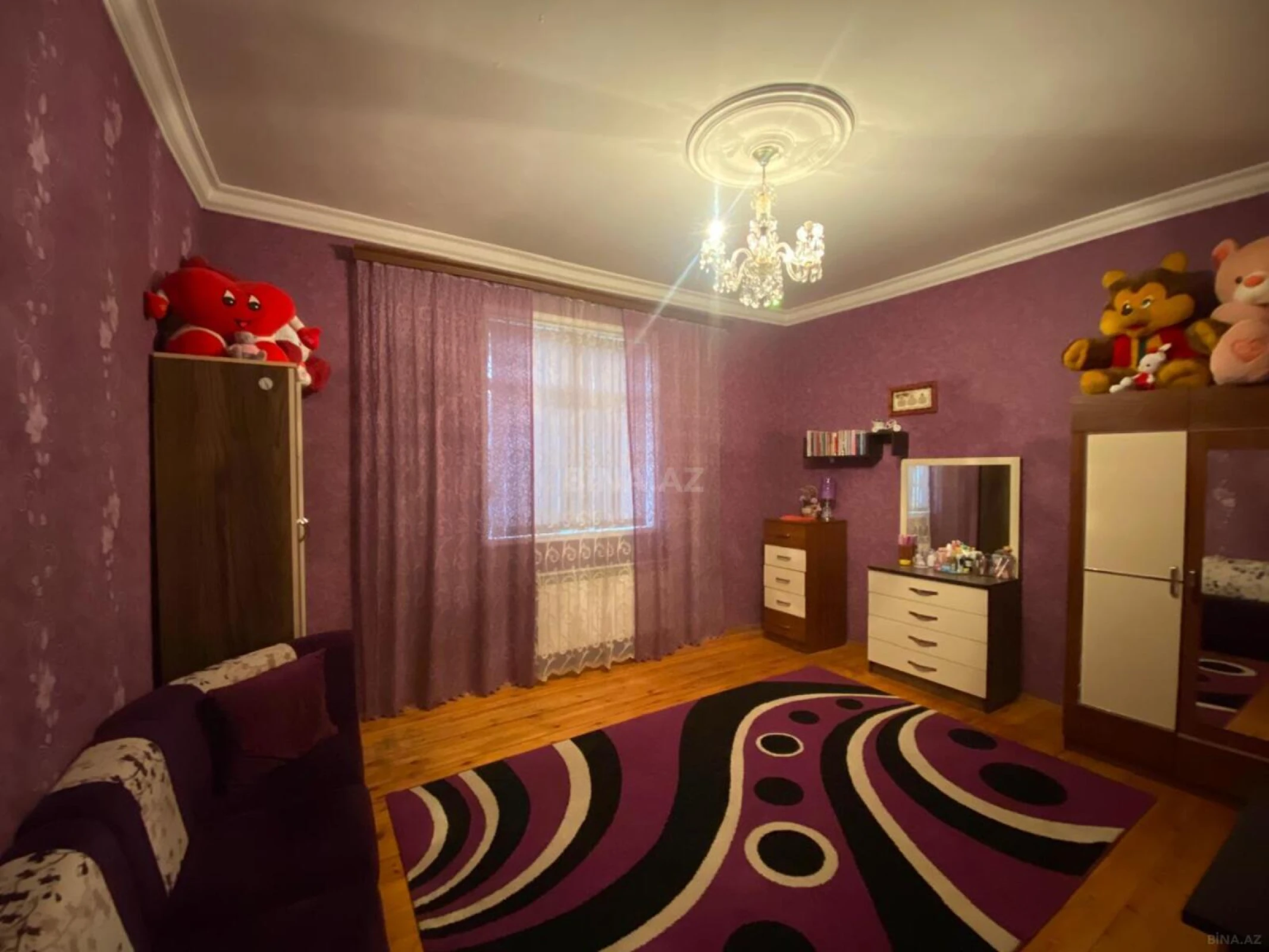 Satılır 7 otaqlı həyət evi 240 m²