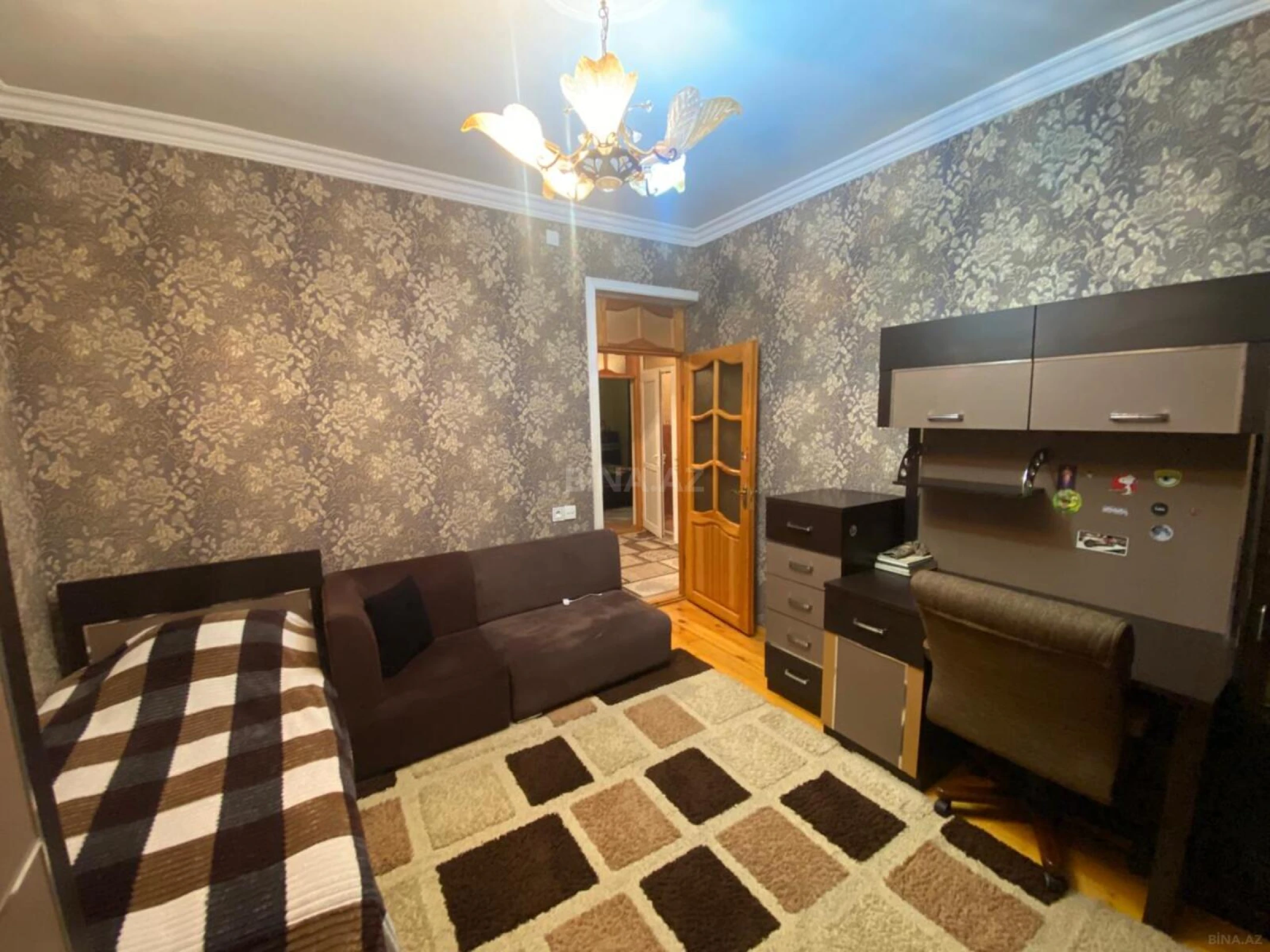 Satılır 7 otaqlı həyət evi 240 m²