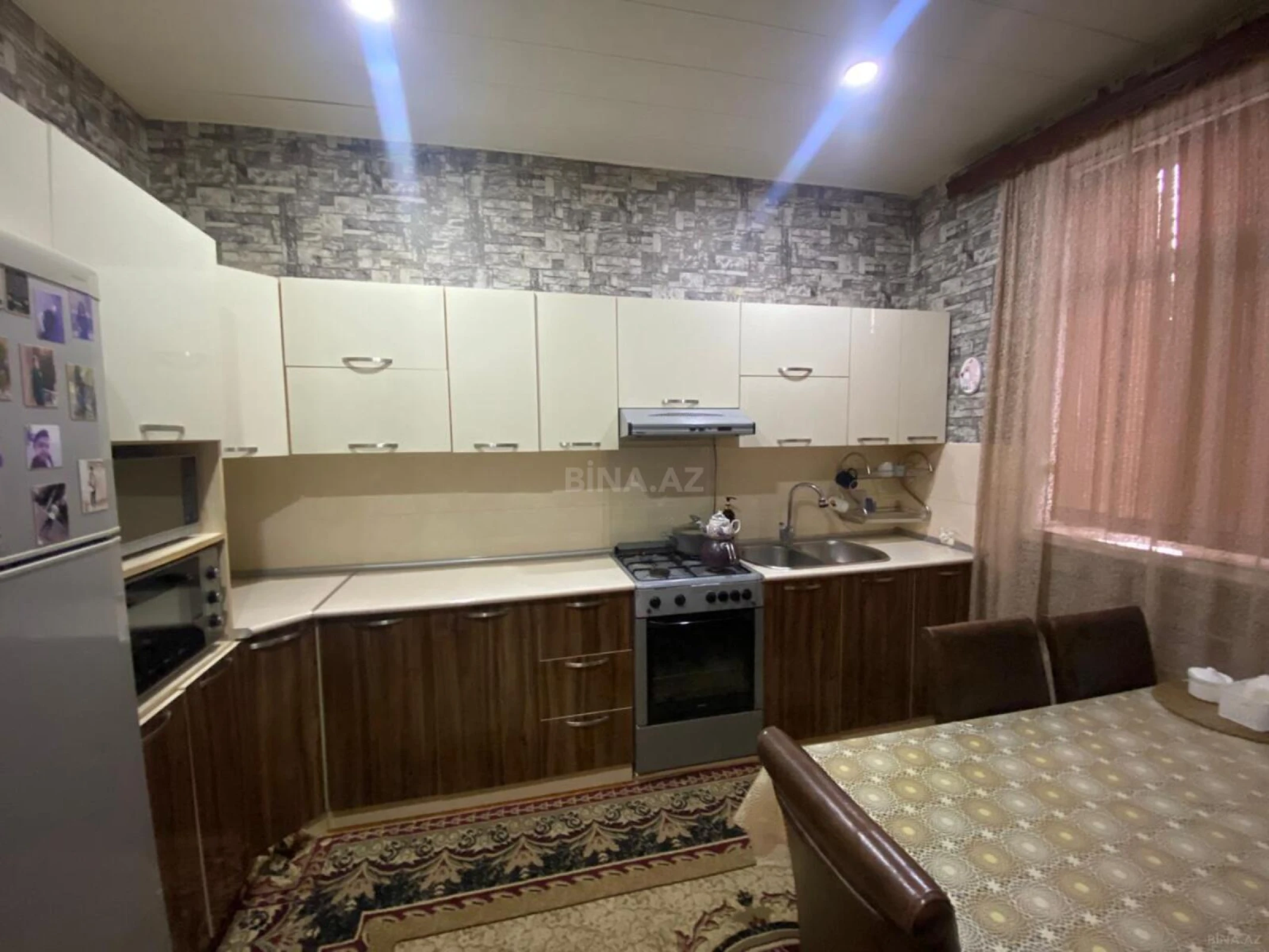 Satılır 7 otaqlı həyət evi 240 m²