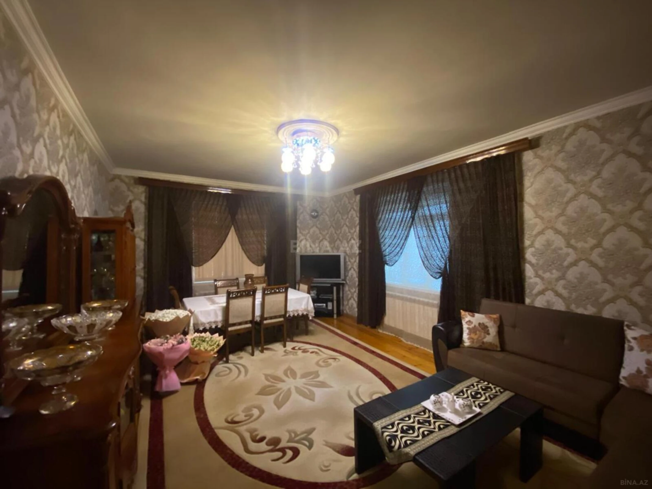 Satılır 7 otaqlı həyət evi 240 m²