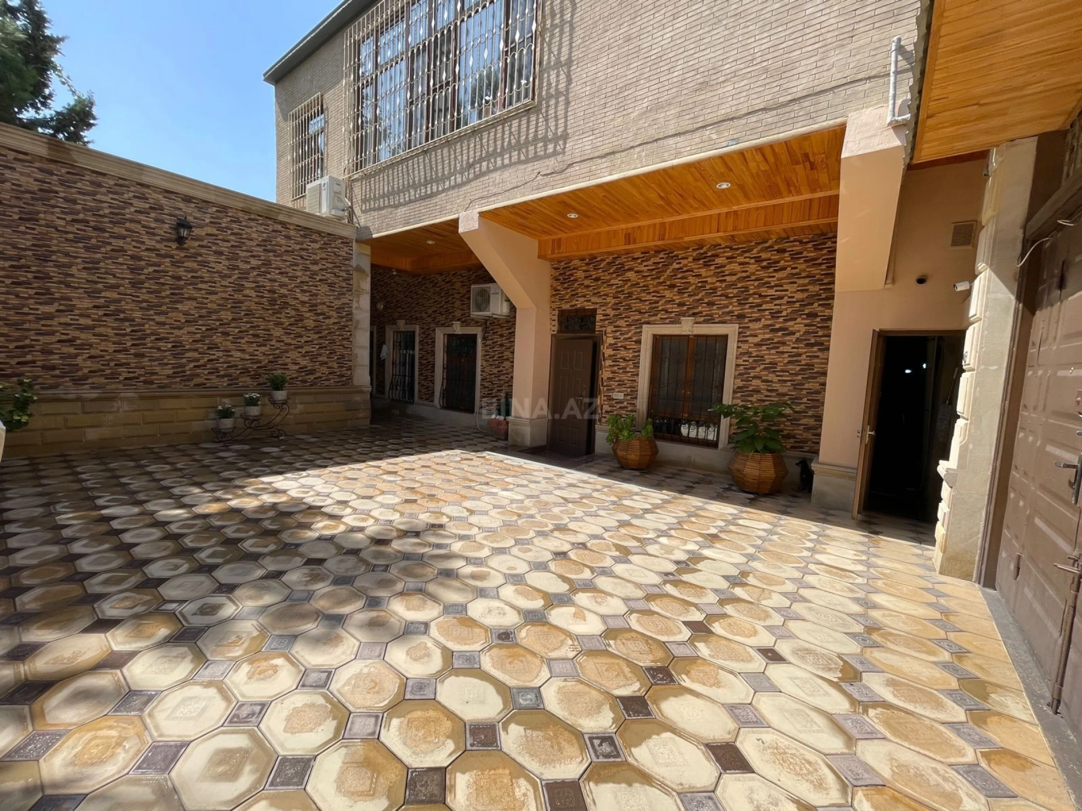 Kirayə verilir 6 otaqlı həyət evi 250 m²