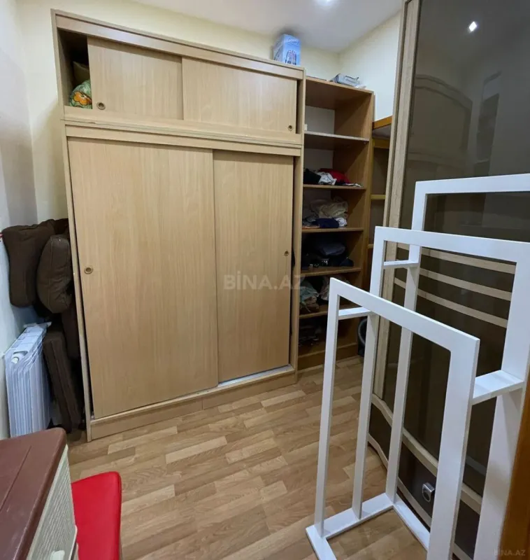 Kirayə verilir 6 otaqlı həyət evi 250 m²
