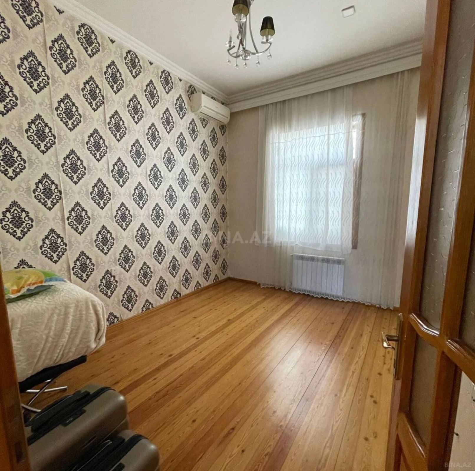 Kirayə verilir 6 otaqlı həyət evi 250 m²