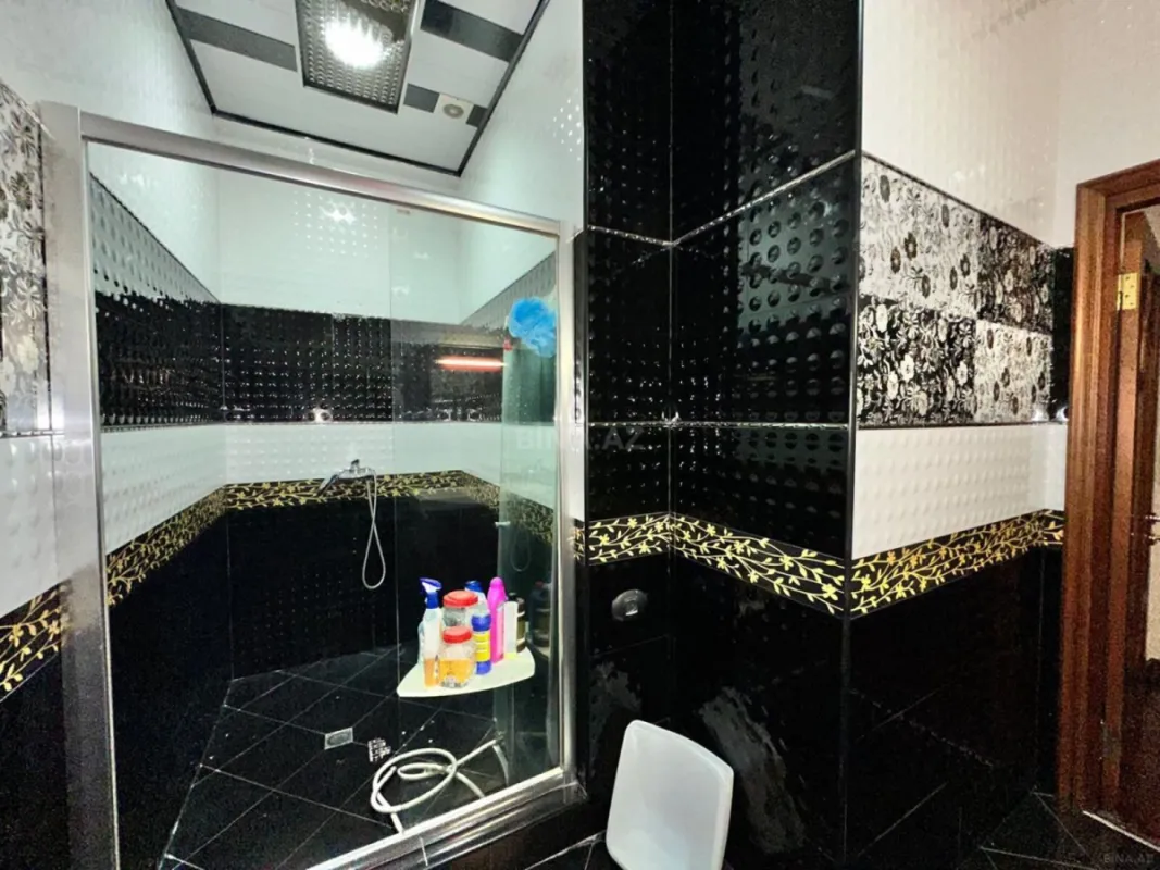 Satılır 4 otaqlı mənzil 205 m²