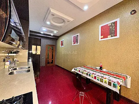 Satılır 4 otaqlı mənzil 205 m²